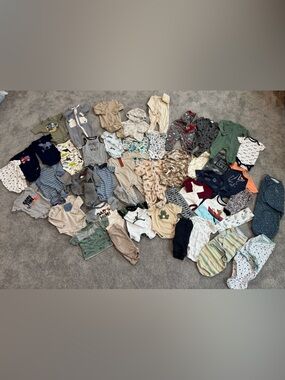 Bundle of baby clothes size newborn-3/6 months